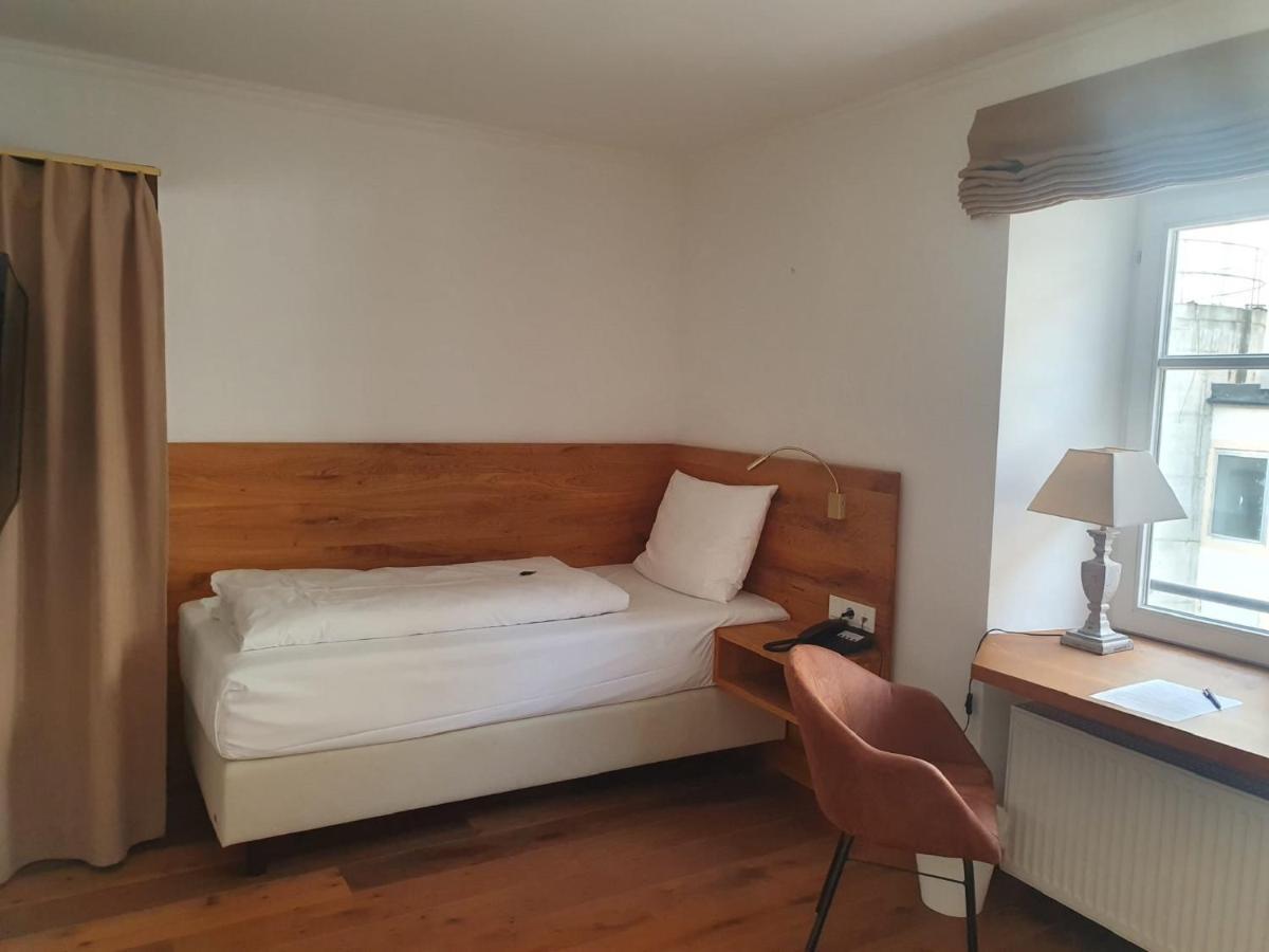 Hotel Schierlinger Braeustueberl Экстерьер фото
